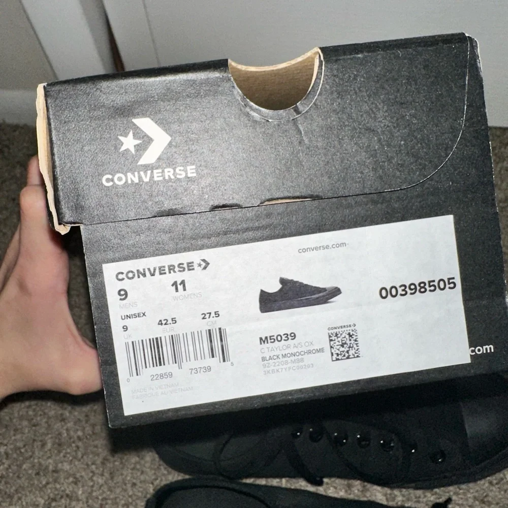 Black Converse size M9 W11 - Picture 6 of 6